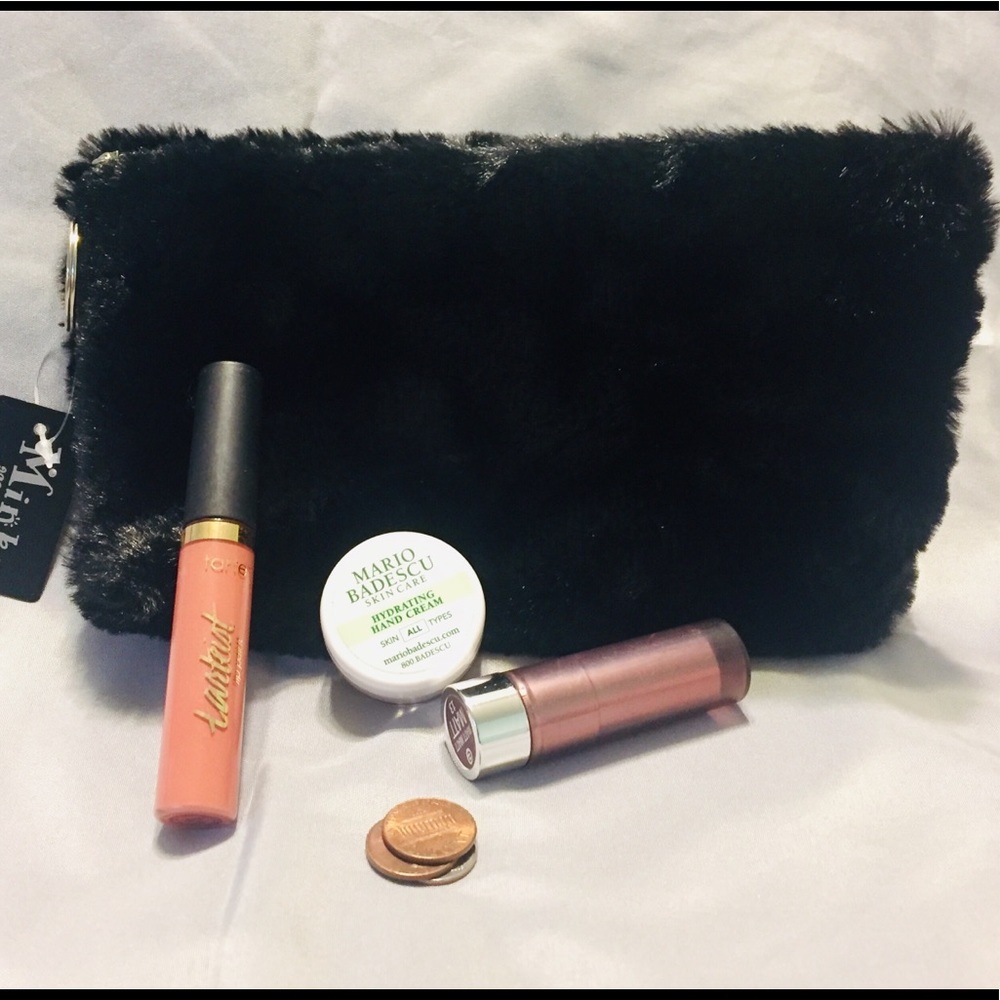 🌻3/$20 Minky Black Faux Fur Bag